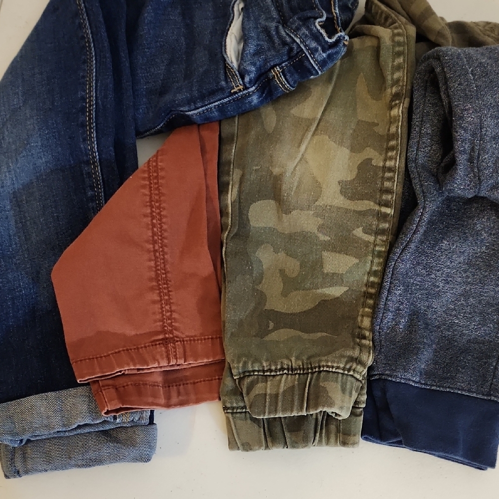 4 Pairs Of 4-5T Pants - Picture 6 of 6